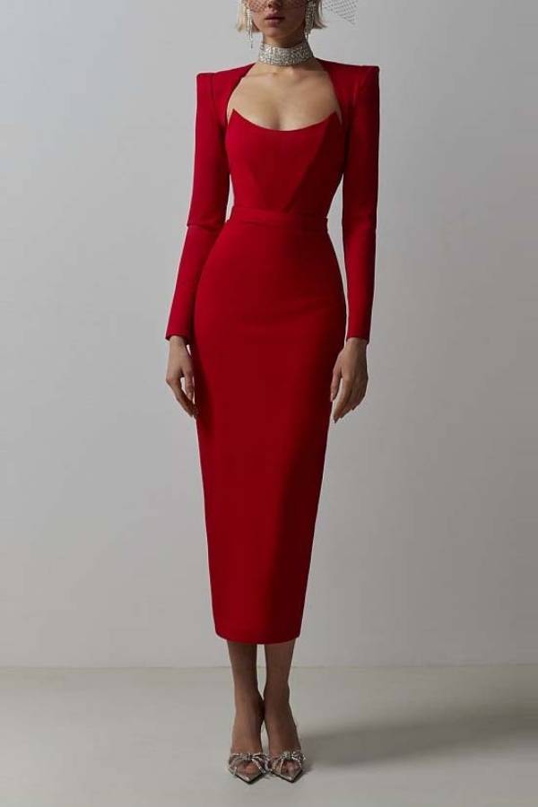 Hollowed-out. form-fitting evening dress