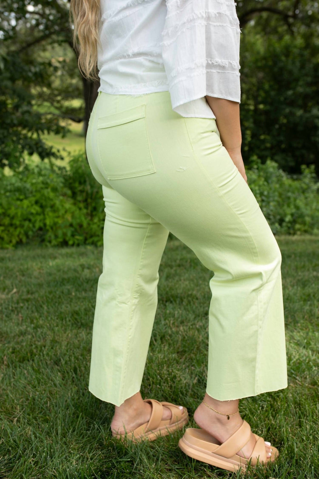 Anniewear - Wide Leg Cropped Jeans