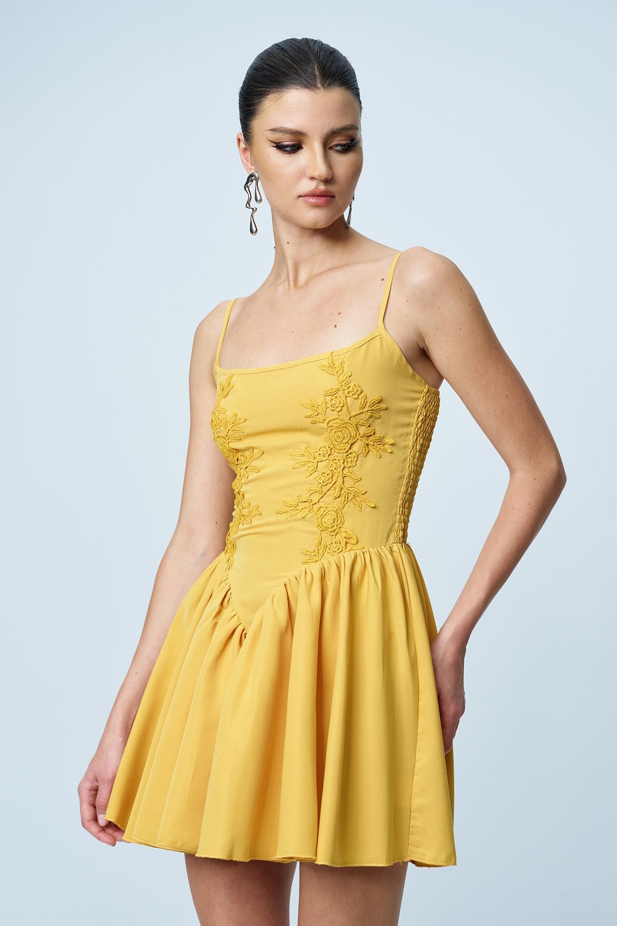 Ann Spaghetti Ruch Flower Mini Dress
