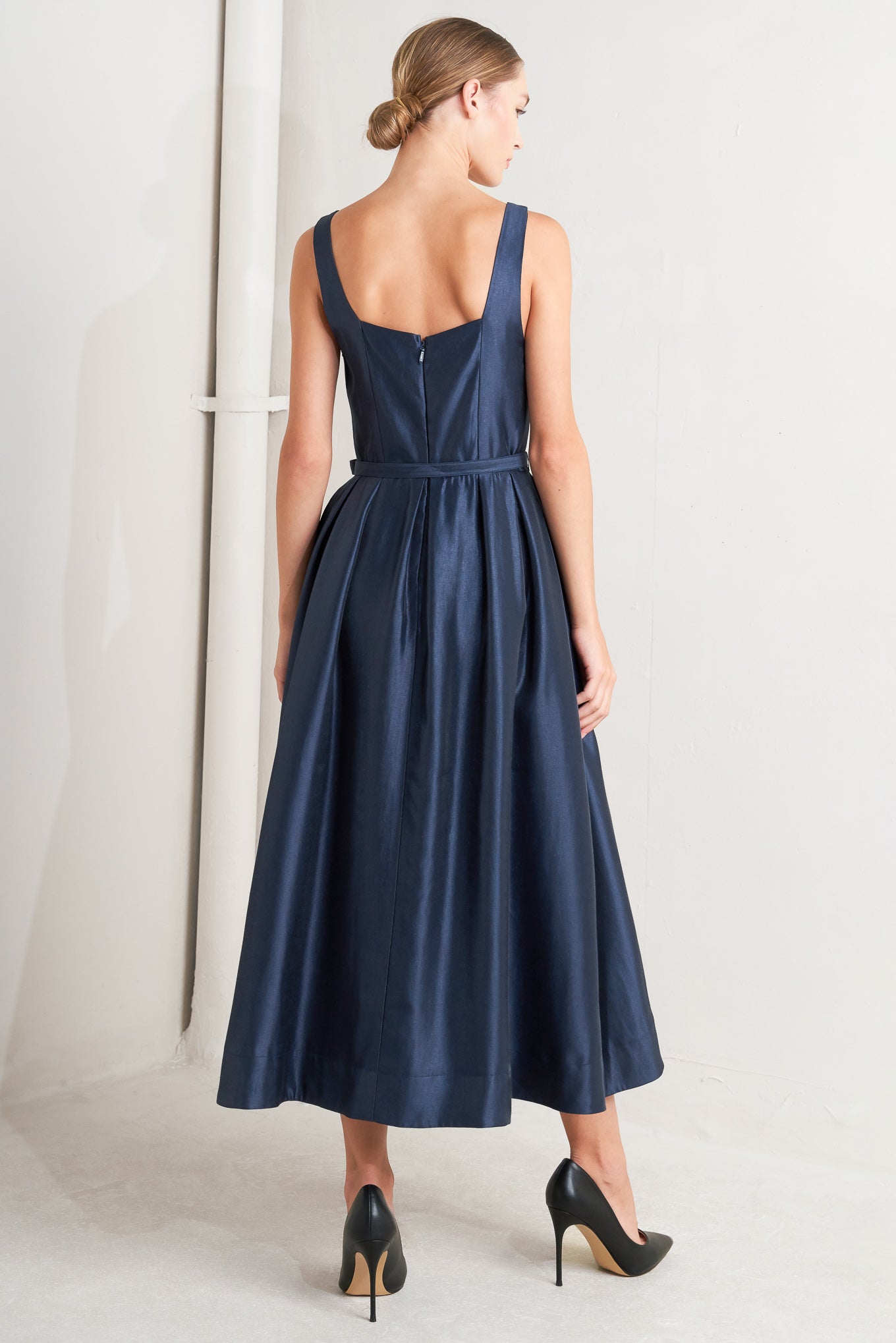 FEMME SILHOUETTE NAVY MIDI DRESS - FINAL SALE