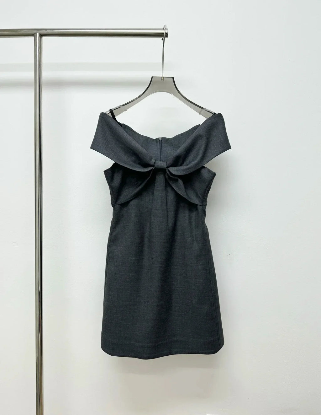One-line shoulder-top A-line skirt mini dress